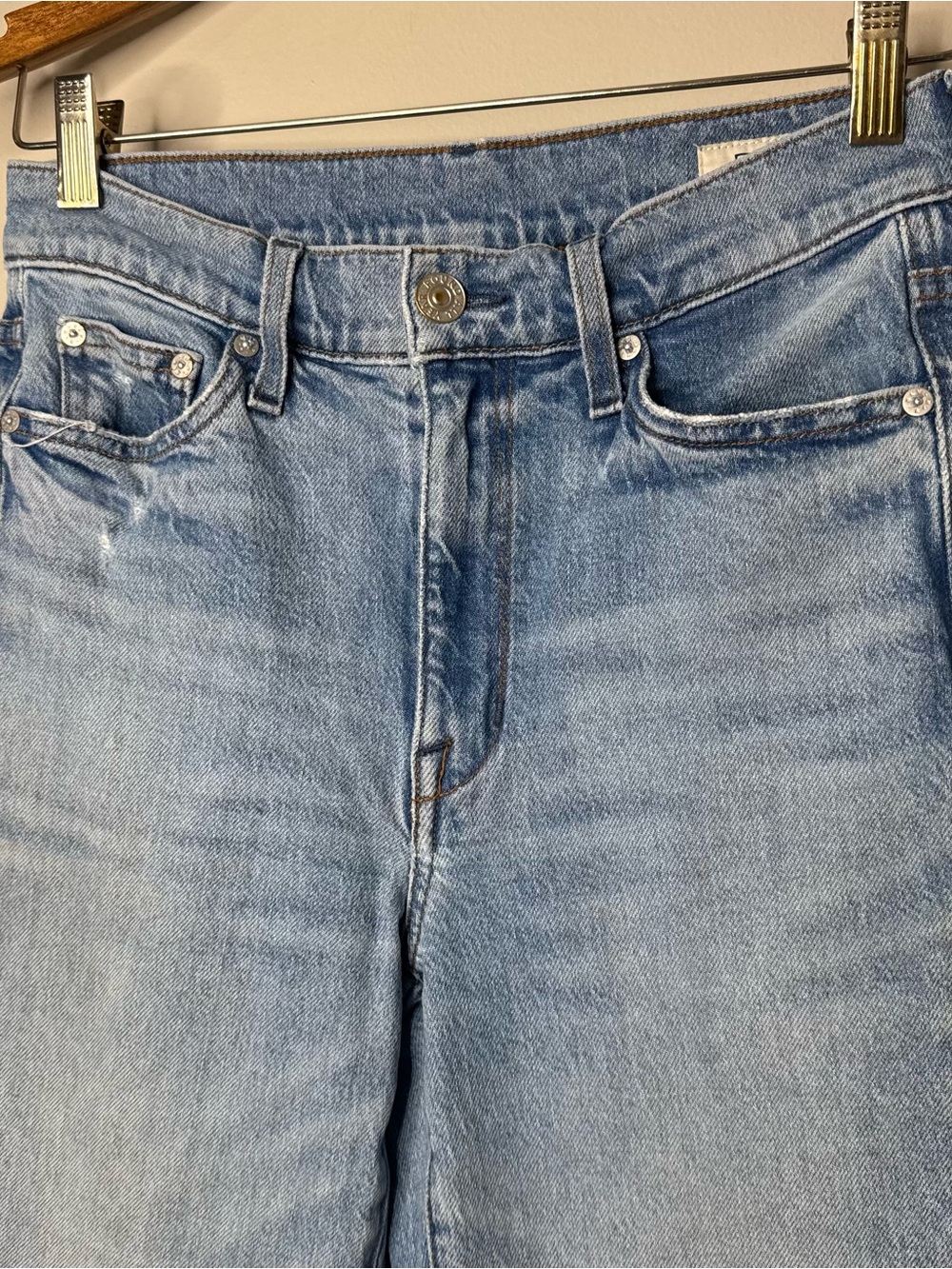 AYR Classic Straight Leg Light Wash Distressed Denim Jeans Size 27 Short - Picture 2 of 10